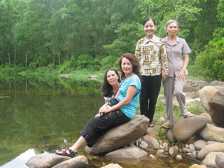 Co Anh, Co Thu, Co Le, Co Soan.JPG